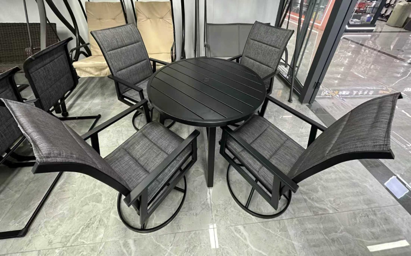 4 chairs with table 7-1A and umbrella 